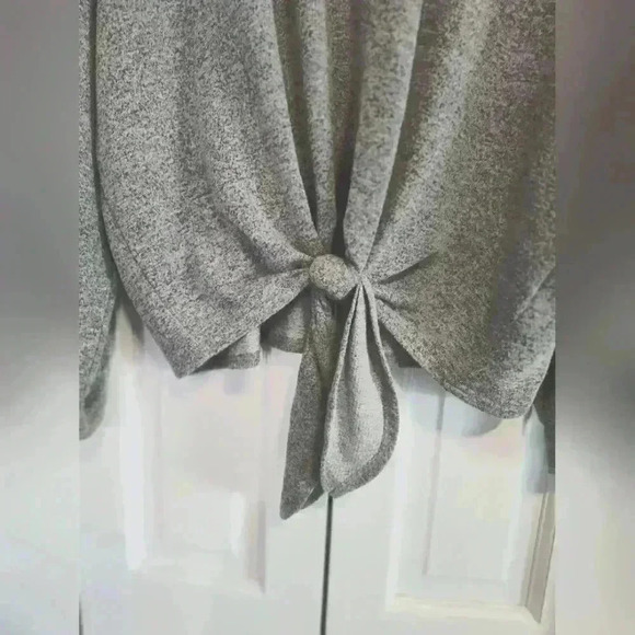 Billabong Women's Grey Pullover Sweater with Tie Knot at bottom | Medium - Picture 3 of 8